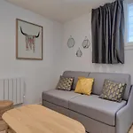 - Buttes Chaumont Botzaris Apartment Paris