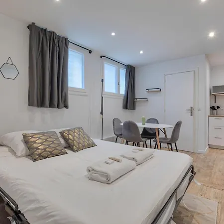 - Buttes Chaumont Botzaris Lejlighed