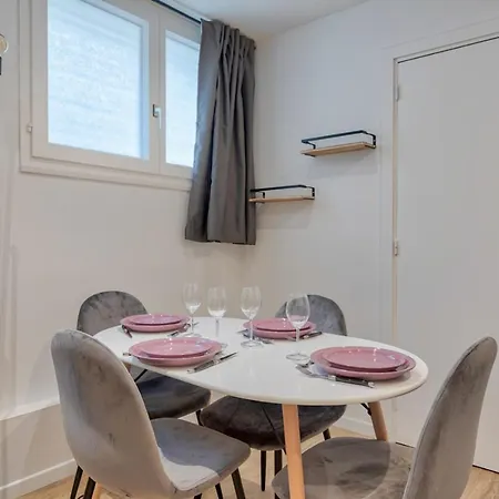 - Buttes Chaumont Botzaris *