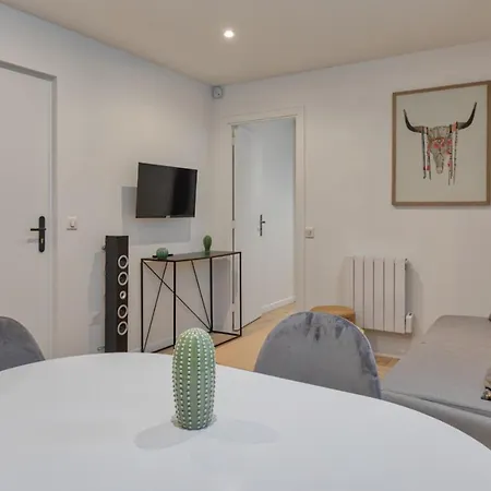 - Buttes Chaumont Botzaris