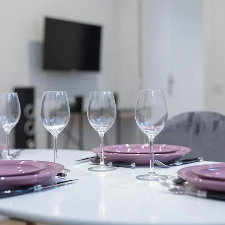 - Buttes Chaumont Botzaris * Paris