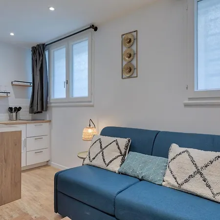 - Buttes Chaumont Botzaris Paris