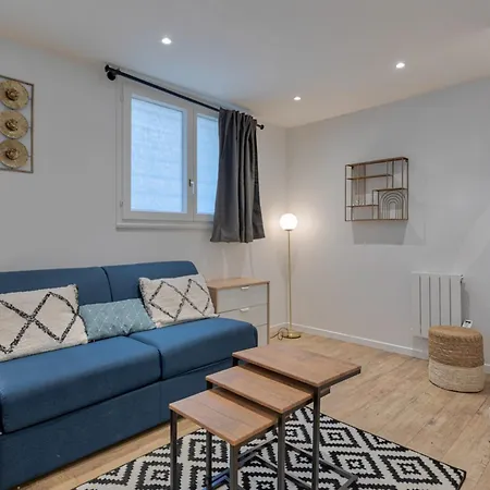 - Buttes Chaumont Botzaris * Paris