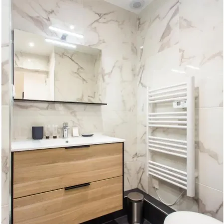 - Buttes Chaumont Botzaris *