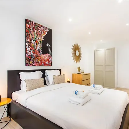 - Buttes Chaumont Botzaris Paris