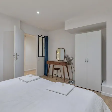 - Buttes Chaumont Botzaris Parijs