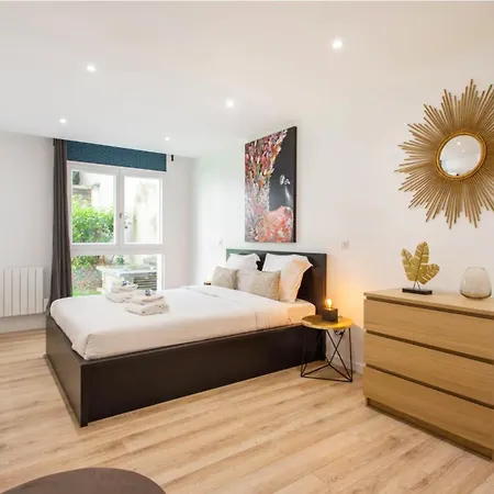 - Buttes Chaumont Botzaris *