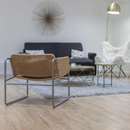 - Buttes Chaumont Botzaris * Paris