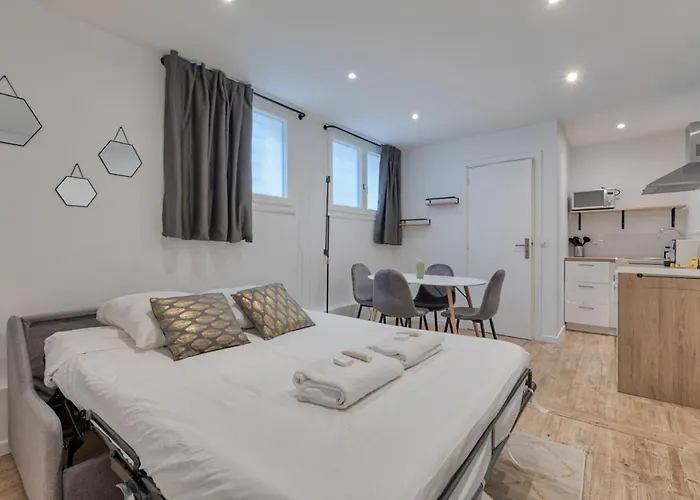 - Buttes Chaumont Botzaris Appartement