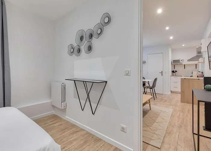 - Buttes Chaumont Botzaris Appartement Paris