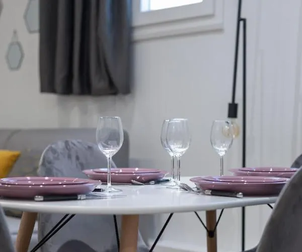 - Buttes Chaumont Botzaris Appartement *