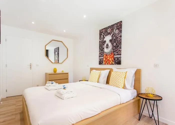 - Buttes Chaumont Botzaris Appartement