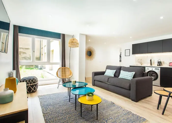 - Buttes Chaumont Botzaris Appartement Paris